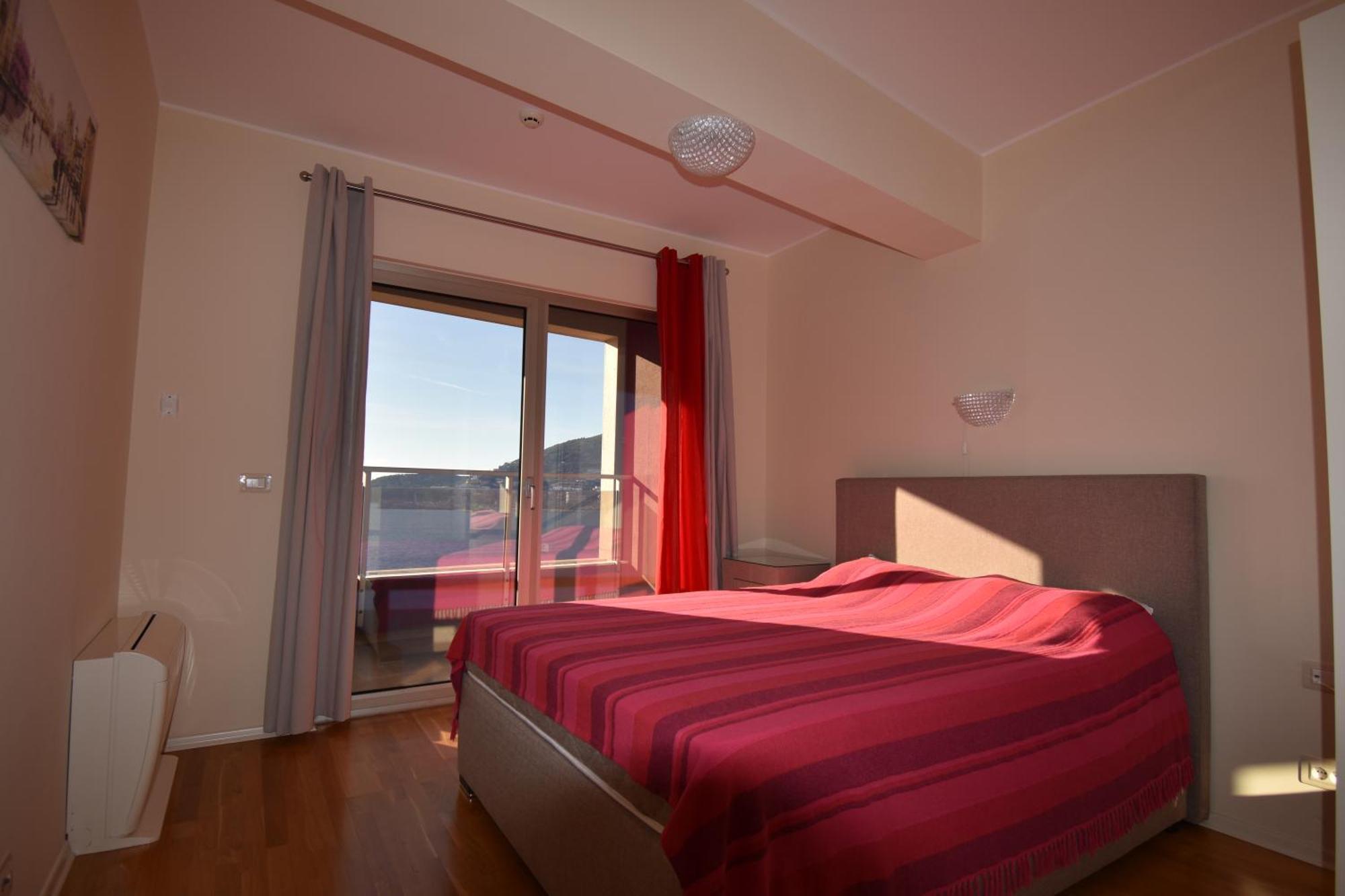 Harmonia 1 * Budva