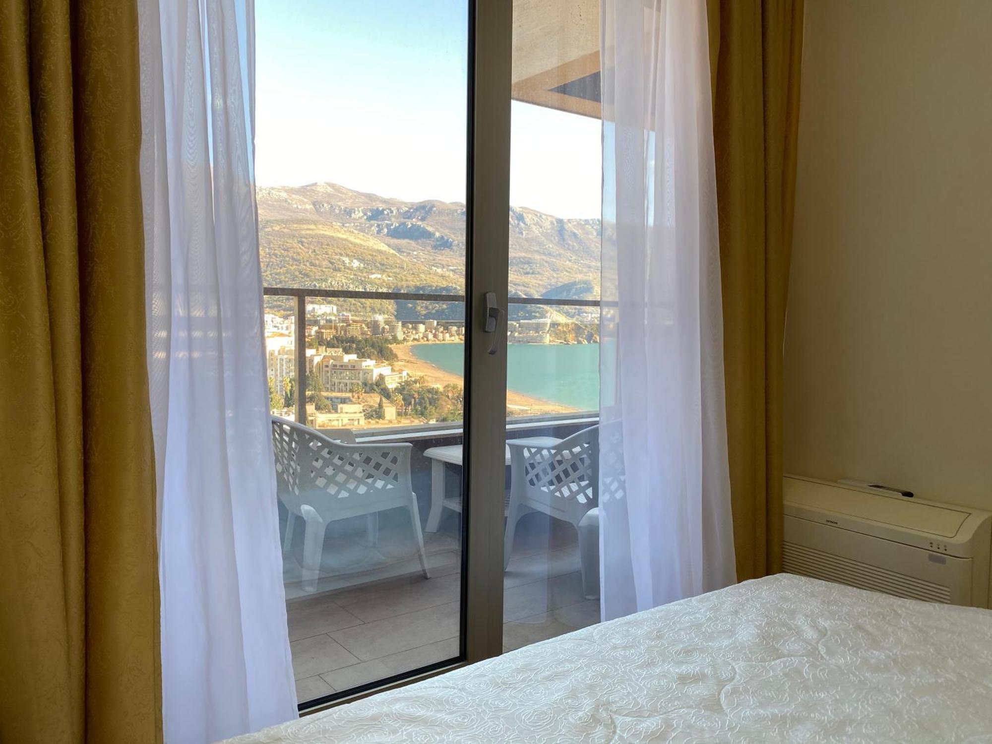 Apartment Harmonia 1 *