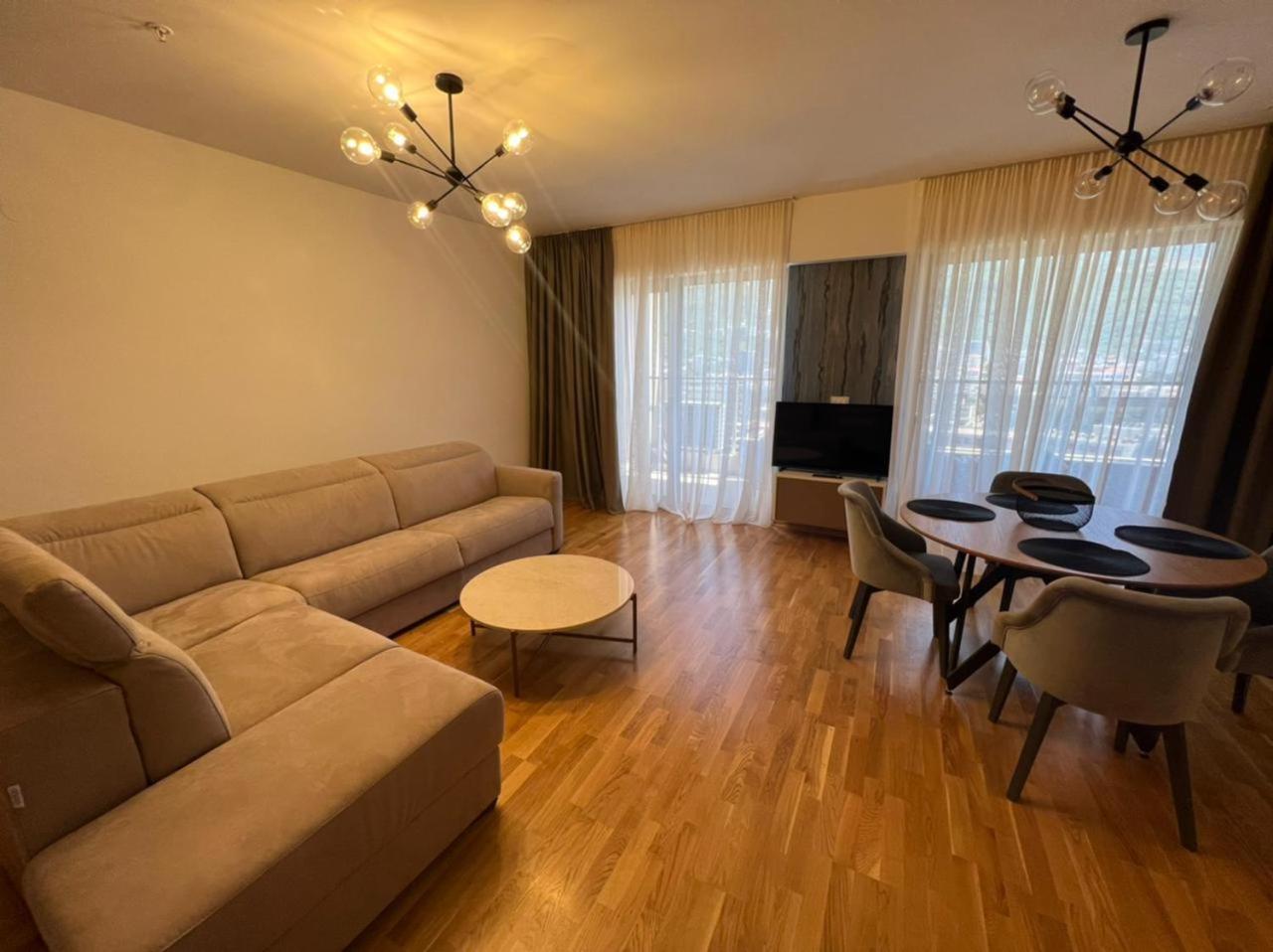 Harmonia 1 * Budva