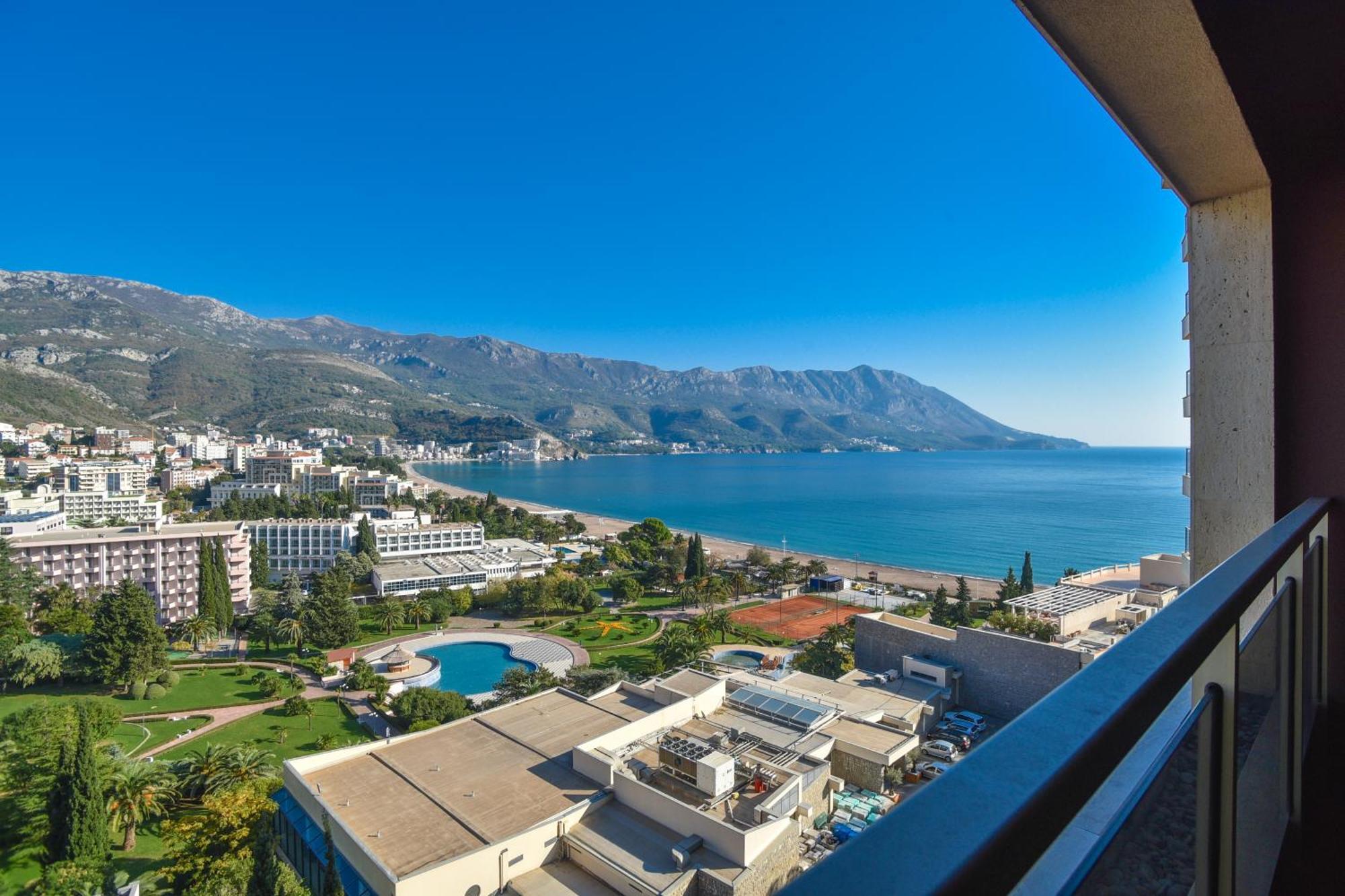 Harmonia 1 * Budva